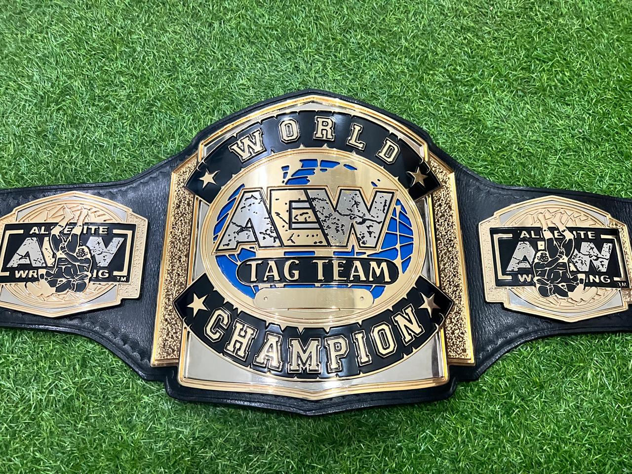 Finished in brilliant 24K gold, the detailed plates